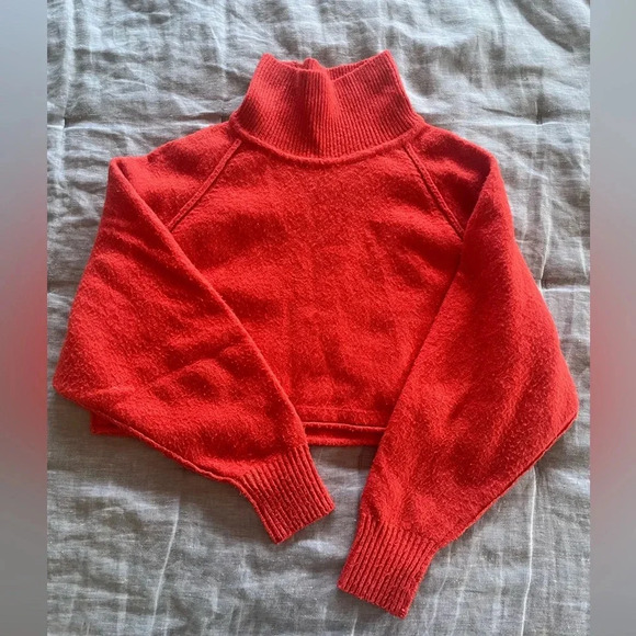Urban Outfitters Burnt Orange Mock Neck Sweater Cropped Size Small - Picture 1 of 9